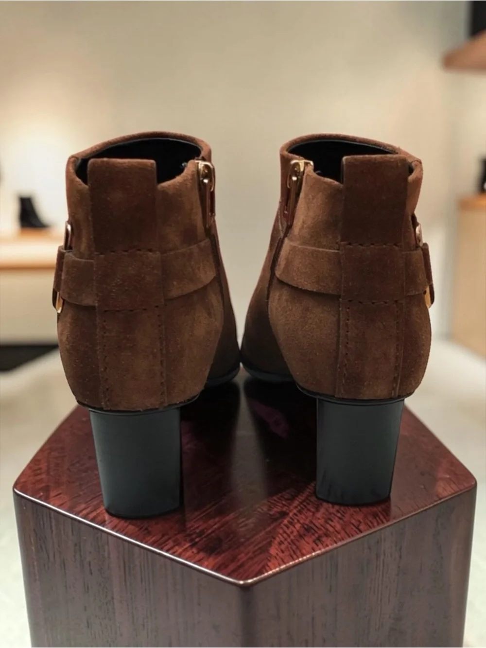 ROGER VIVIER Authentic Gold Buckle Brown Suede Ankle Booties Size 6.5
